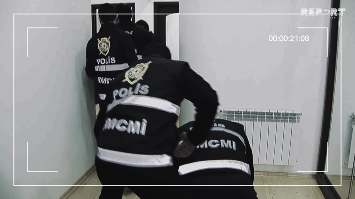 Türkiyədə oturub Azərbaycanda onlayn narkotik satan şəxslər həbs edildi - ƏMƏLİYYAT GÖRÜNTÜLƏRİ - YENİLƏNİB