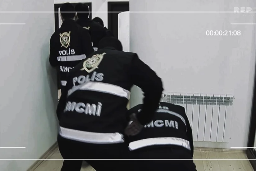 Türkiyədə oturub Azərbaycanda onlayn narkotik satan şəxslər həbs edildi - ƏMƏLİYYAT GÖRÜNTÜLƏRİ - YENİLƏNİB