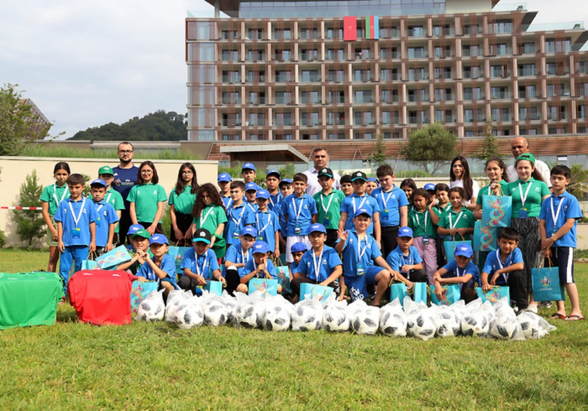 AFFA şəhid övladlarına idman ləvazimatları verdi