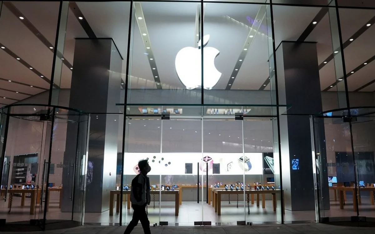 “Apple”ın daha bir vitse-prezidenti “Apple Car” layihəsinə qoşulub