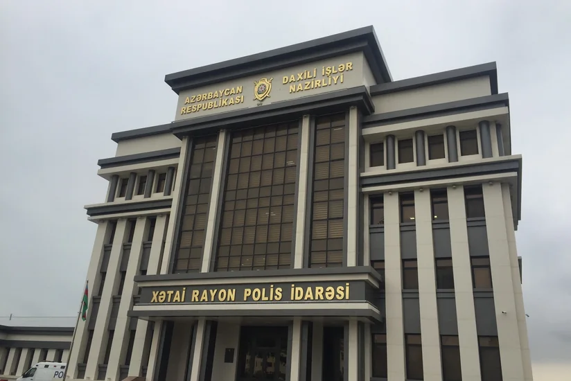 Bakıda marketin damını sökərək obyektdən seyf oğurlayan şəxslər saxlanılıb