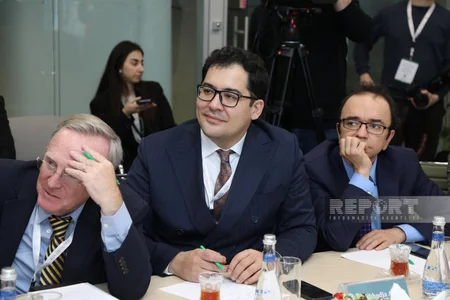 Azərbaycanın qlobal nəqliyyat şəbəkəsində tutduğu strateji mövqe təqdim edilib
