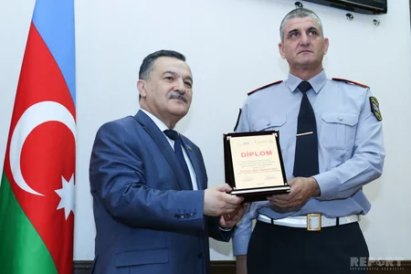 Xidmətdə fərqlənən yol polisləri mükafatlandırılıb - SİYAHI