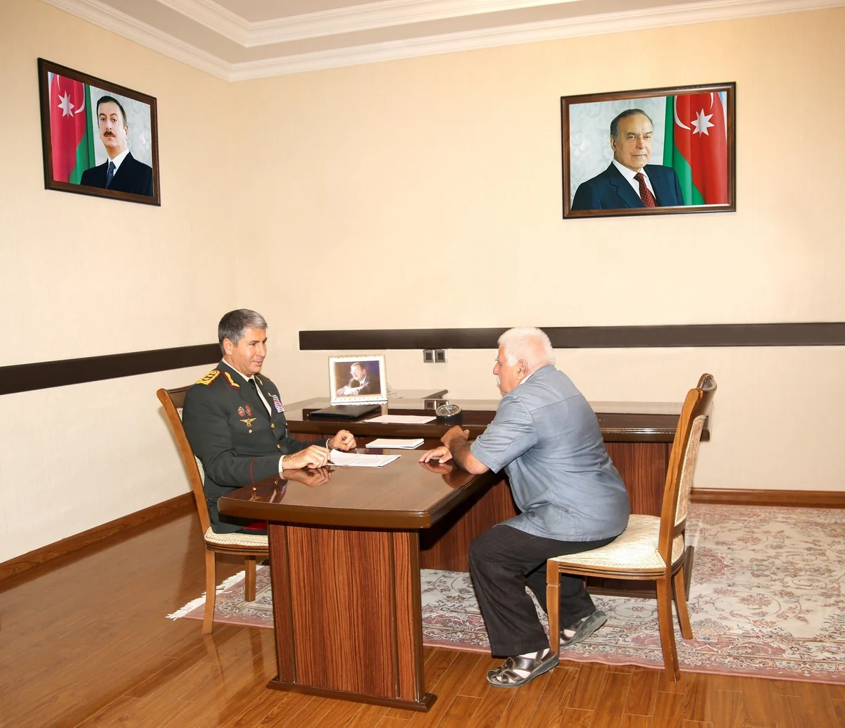 Vilayət Eyvazov Lənkəranda vətəndaşları qəbul edib
