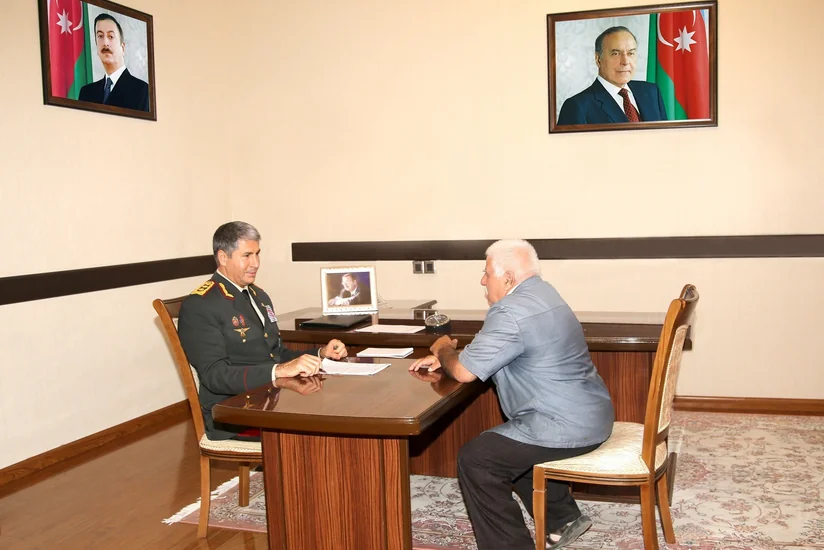 Vilayət Eyvazov Lənkəranda vətəndaşları qəbul edib