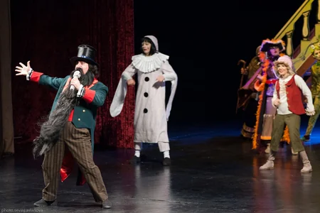 В Аздраме представили спектакль Буратино в стране дураков