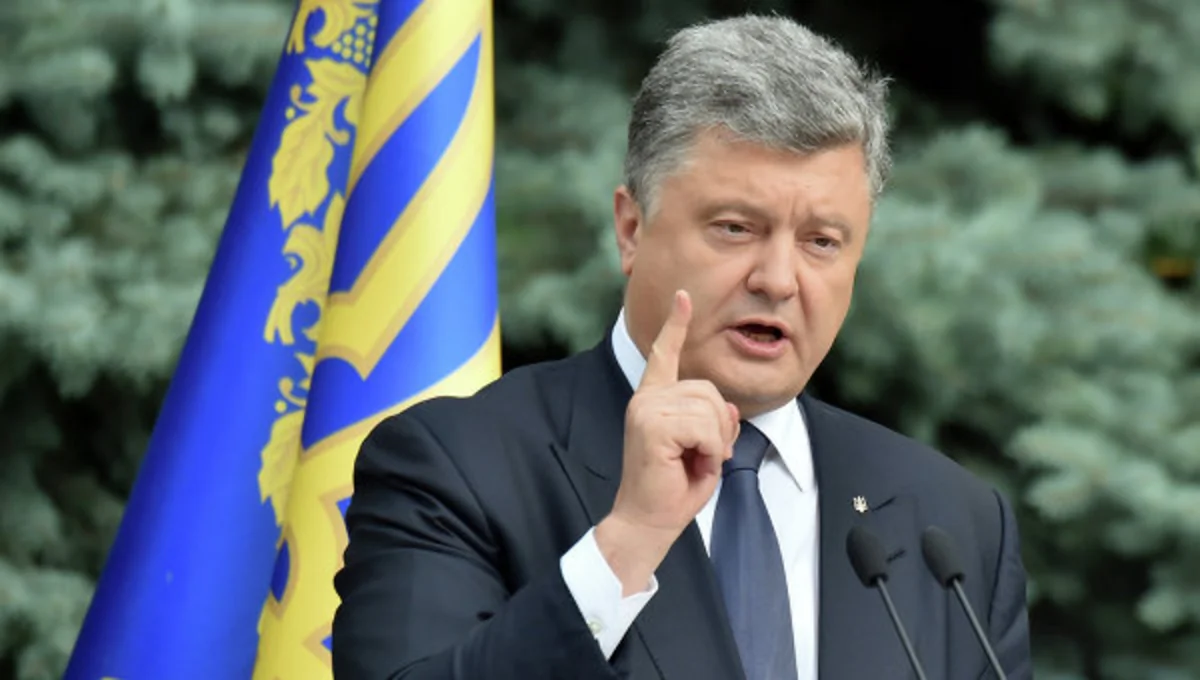 Порошенко: попробую убедить Раду поддержать закон по децентрализации