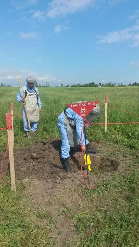 ANAMA: 1417 ədəd PHS, 11 ədəd piyada əleyhinə mina və 6 ədəd tank əleyhinə mina aşkar olunub - FOTO