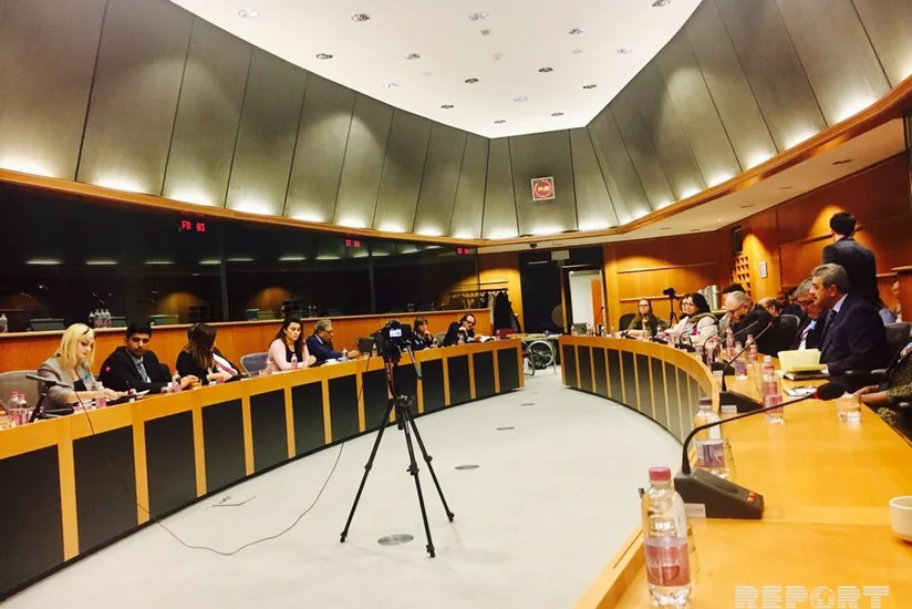 В Европарламенте прошла виртуальная фотовыставка и конференция на тему Монолог женщин в зонах конфликтов