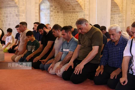 Şuşada bayram namazı qılınıb
