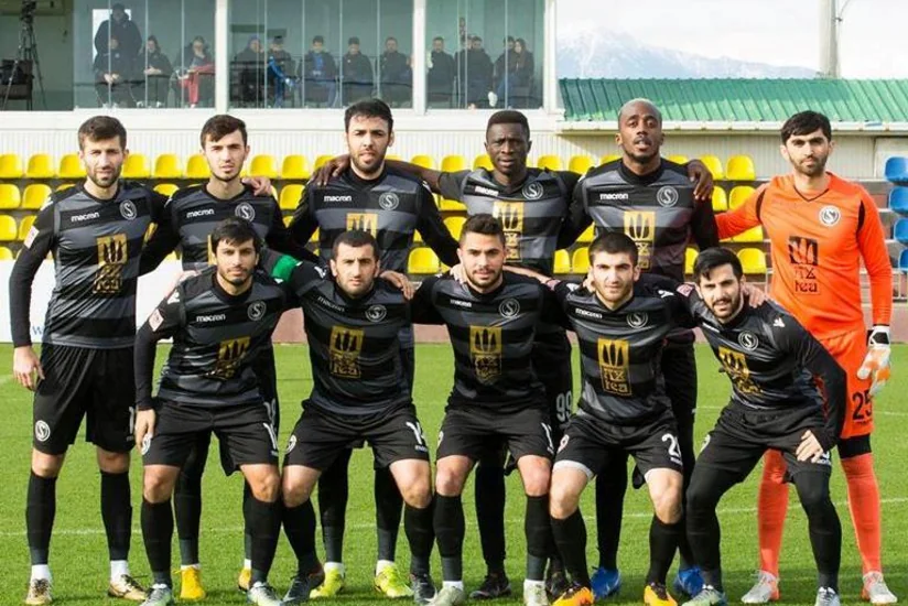 Səbail Rusiya və Serbiyadan olan futbolçuları baxışa çağırıb