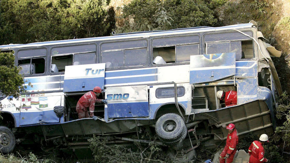 Boliviyada avtobus aşıb, azı 11 nəfər həlak olub