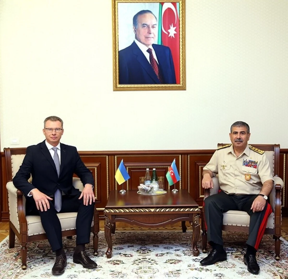 Zakir Hasanov meets with new Ambassador of Ukraine to our country