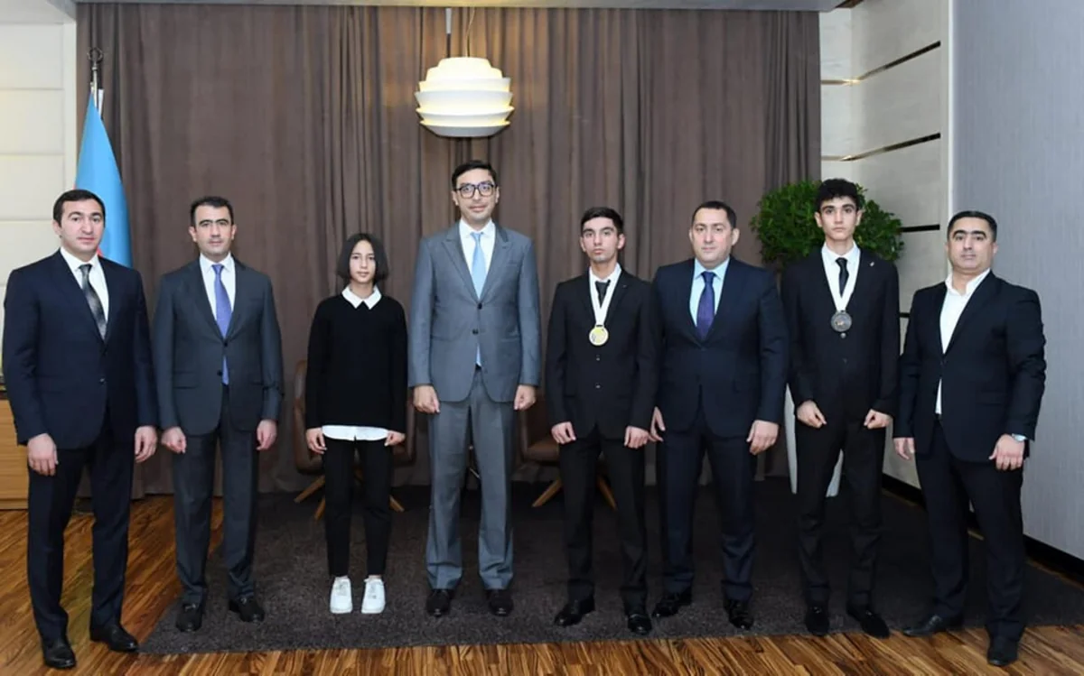 Fərid Qayıbov taekvondoçularla görüşüb