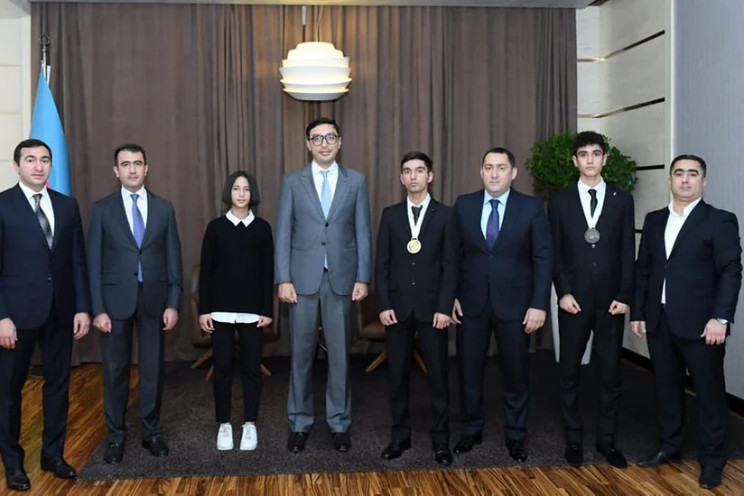 Fərid Qayıbov taekvondoçularla görüşüb