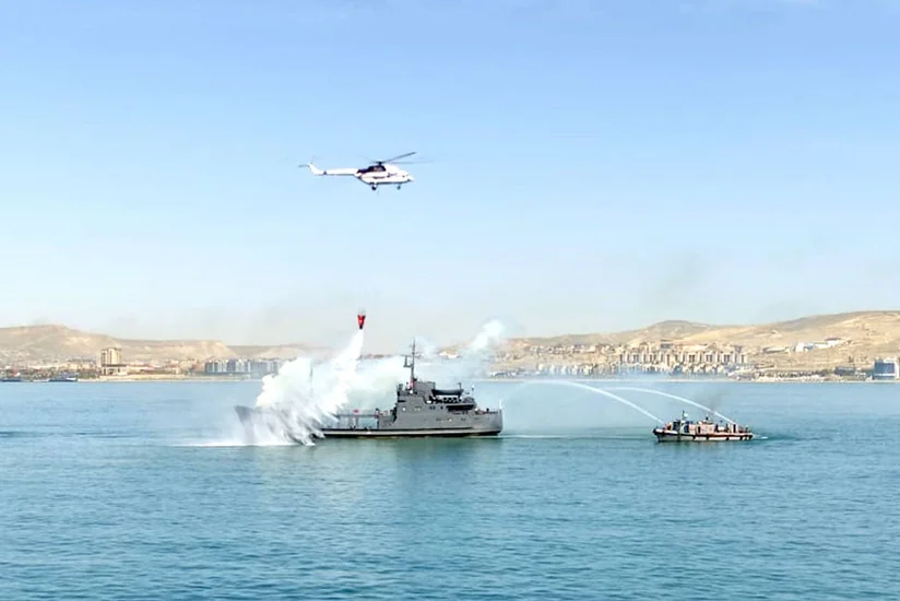 ВМС и МЧС Азербайджана проводят учения в Каспийском море