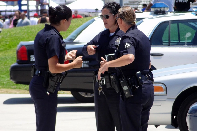 6 people shot near a hospital in US