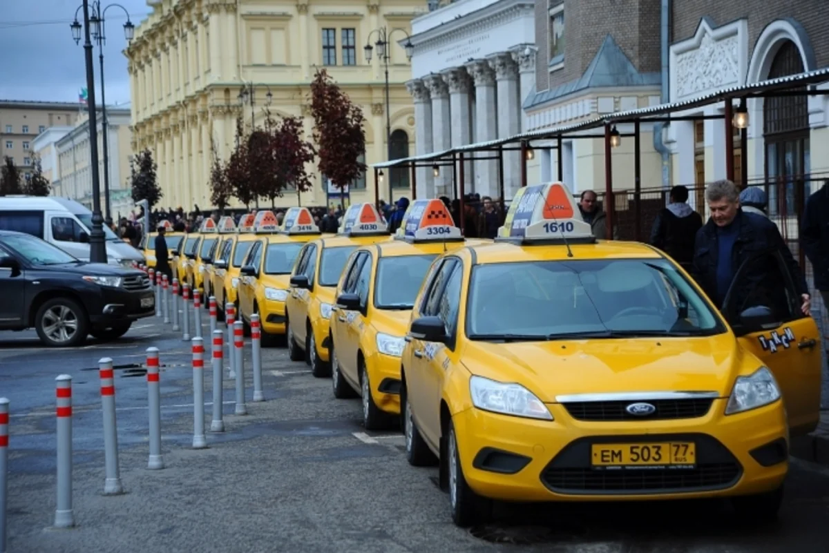 Болельщики Арсенала стали жертвами вымогательства московского таксиста