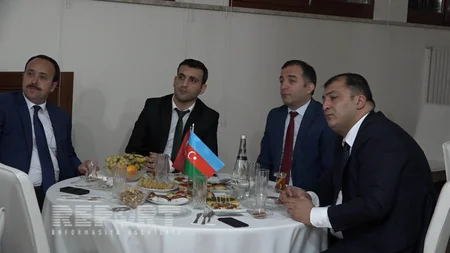 İstanbulda yaşayıb fəaliyyət göstərən azərbaycanlı ziyalılarla görüş keçirilib - FOTO