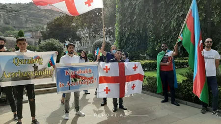 В Тбилиси прошла акция в поддержку Азербайджана