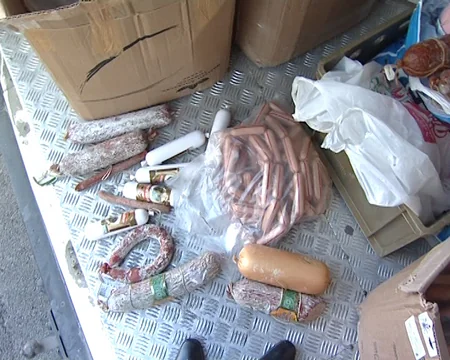 Bakıda yararlılıq müddəti bitmiş kolbasa və sosiska satan şəxslər saxlanılıb