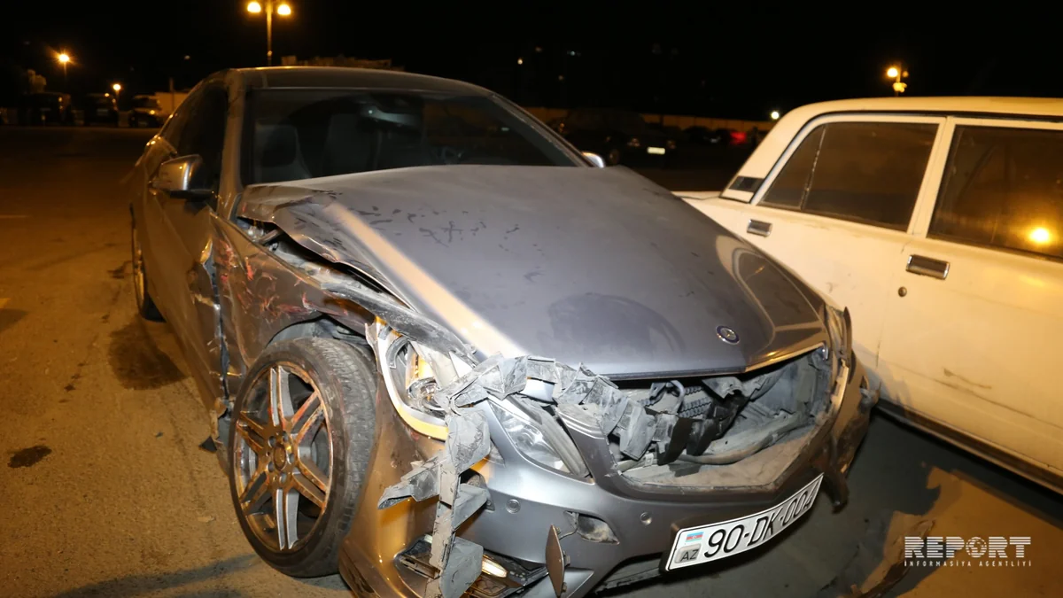 Bakıda xanım sürücü qəza törədib, xəsarət alan var - FOTO