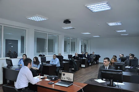 SOCAR-ın İnsan Resursları Departamentinin əməkdaşlarına təlimlər keçirilir