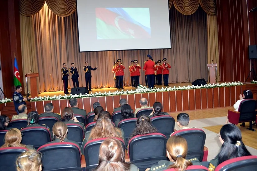 Azərbaycan Ordusunda Dövlət Müstəqilliyi Günü münasibətilə silsilə tədbirlər keçirilib