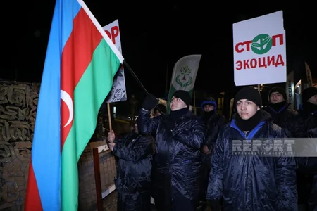 Акция на дороге Ханкенди-Лачын продолжается и в вечерние часы