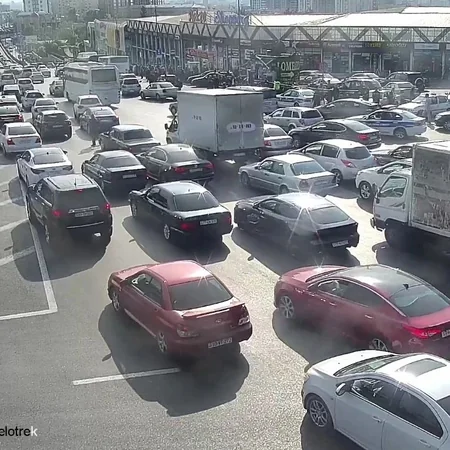 Bakının bir sıra yollarında tıxac yaranıb - SİYAHI