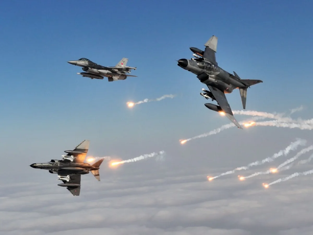 ​KİV: Türkiyə İraqın sərhədyanı ərazilərinə havadan zərbələr endirib