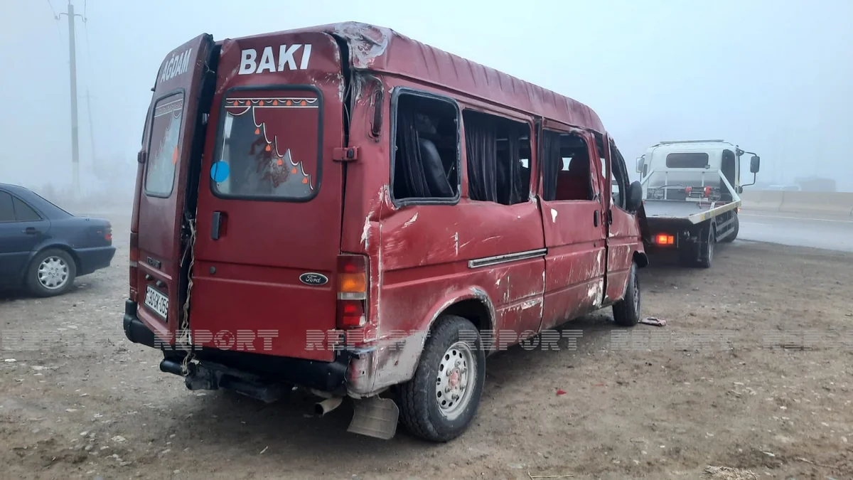 Kürdəmirdə mikroavtobus qəzaya uğrayıb, 1 nəfər ölüb,  4 nəfər xəsarət alıb