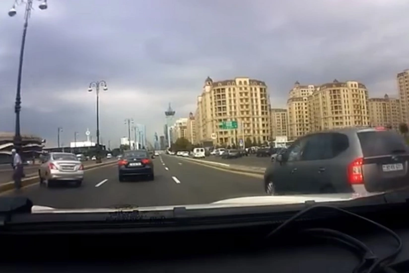 Bakıda piyada avtomobil qəzasına səbəb olub - VİDEO