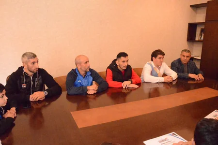 Avropa çempionatında uğur qazanmış taekvondoçularla görüş olub