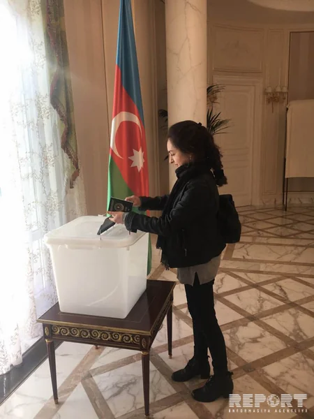 Azərbaycanın Fransadakı səfirliyində səsverməyə start verilib
