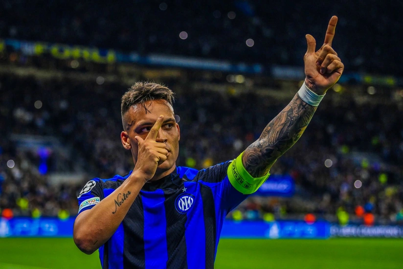 Barselona Levandovskinin yerinə argentinalı hücumçunu transfer etmək istəyir