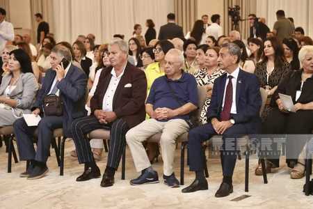 Azərbaycan dili və Ədəbiyyatı Forumunun ikinci günü başlayıb
