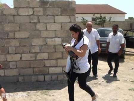 ​Salyanda doğulan üçəmlərdən sonuncusu dəfn olunub - FOTO