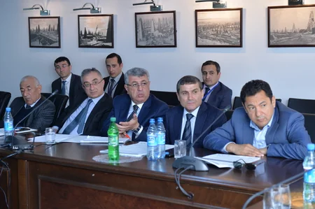 Bakı neft emalı zavodunun yenidən qurulması ilə bağlı iclas keçirilib