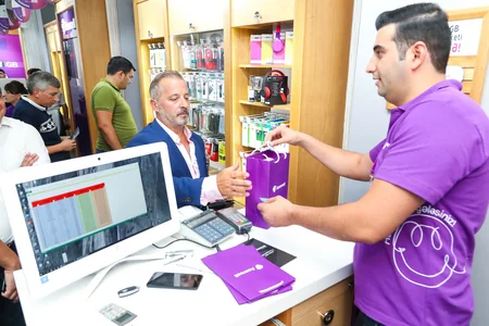Azercell Bərdədə yeni Eksklüziv mağazasını abunəçilərin ixtiyarına verib