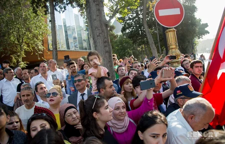 Bakının azadlığının 100 illiyi  - möhtəşəm paraddan FOTOREPORTAJ - VİDEO