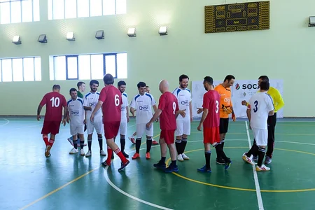 FIDE prezidenti Şəmkirdə şahmatçılarla futbol oynayıb