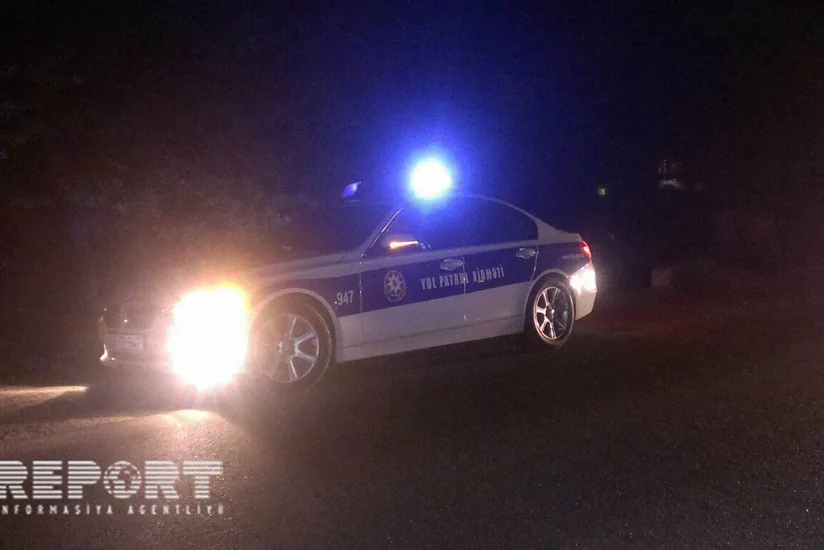 На трассе Баку-Газах автомобиль сбил 3 членов одной семьи