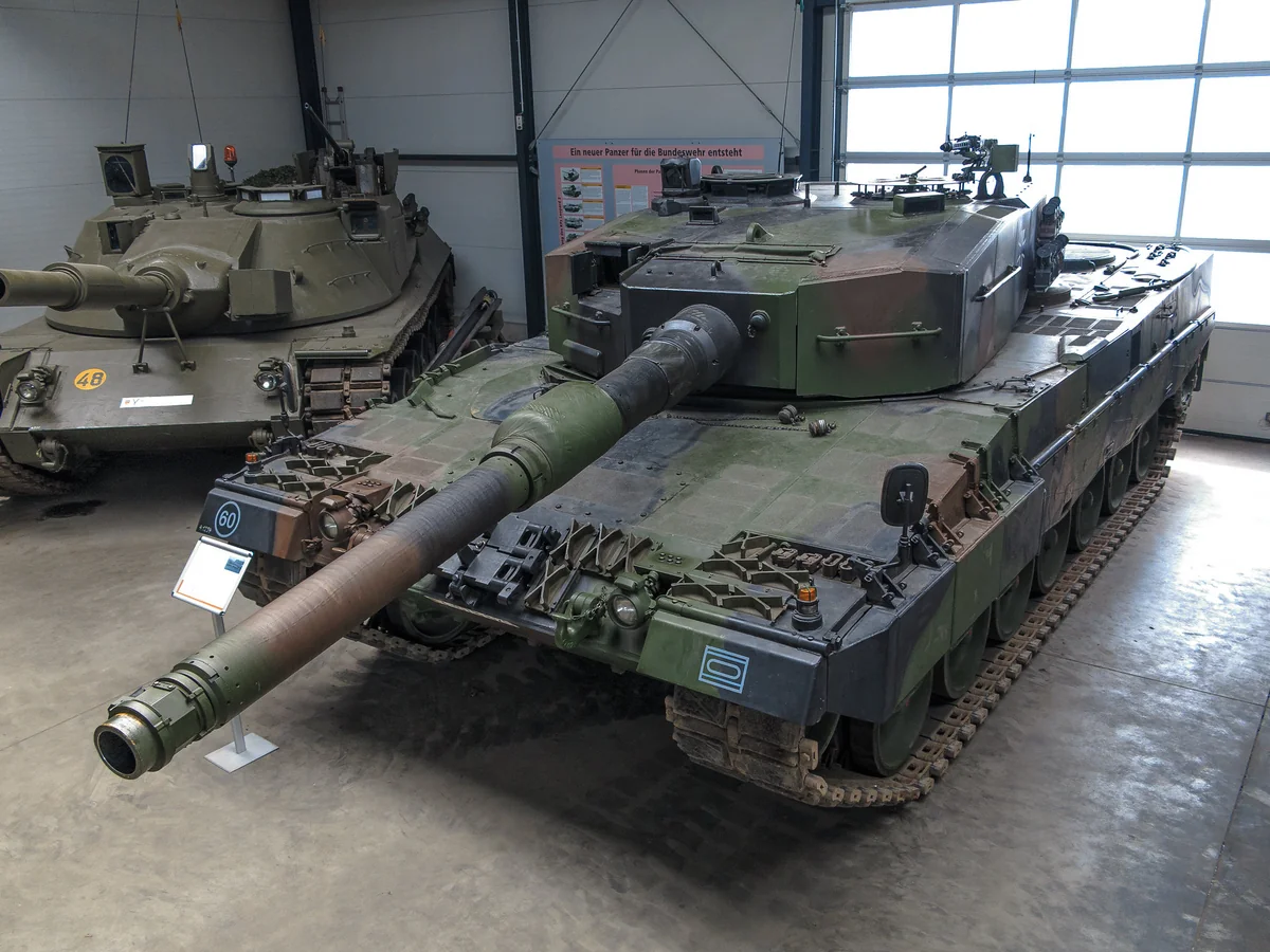 Швейцария разрешила поставку деталей для военной техники Украине