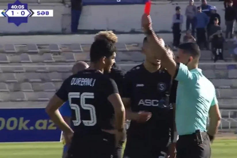 Premyer Liqa: “Səbail” “Kəpəz”lə oyunda azlıqda qalıb