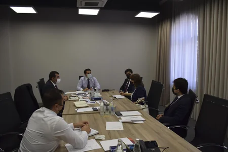 Açıq məkandakı reklamlarda Azərbaycan dilinin qorunması ilə bağlı təkliflər hazırlanır