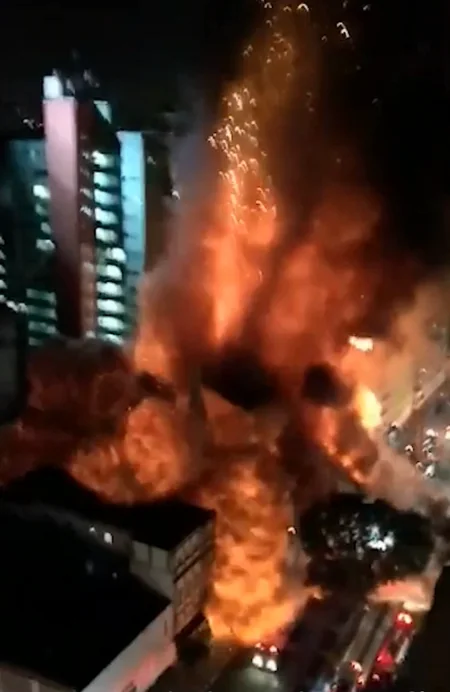 High-rise building in Sao Paulo collapses during fire, 1 killed - VIDEO