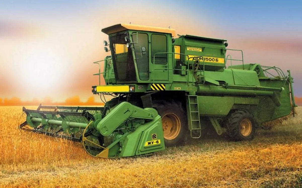 Tərtərdə biçin zamanı kombayn yanıb