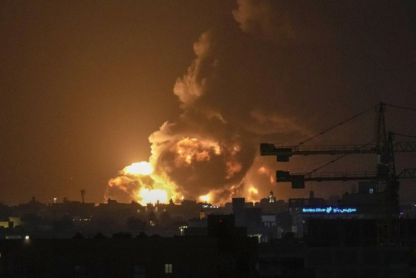 İsrail hərbçiləri Xan Yunisin şərqindəki Abasan qəsəbəsini bombalayıb