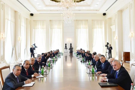 ​Prezident İlham Əliyevin sədrliyi ilə Nazirlər Kabinetinin iclası keçirilib